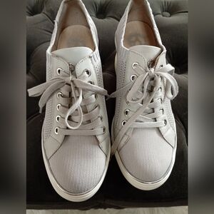 Wishbone~ Lace-Up Light Grey Silver Trim Wedge Sneakers (9M)